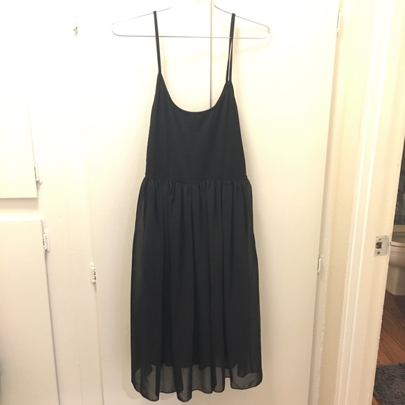 Forever 21 black dress with flowy skirt
