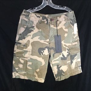 NWT Mens Bullhead Size 30 Skinny Camo Cargo Shorts