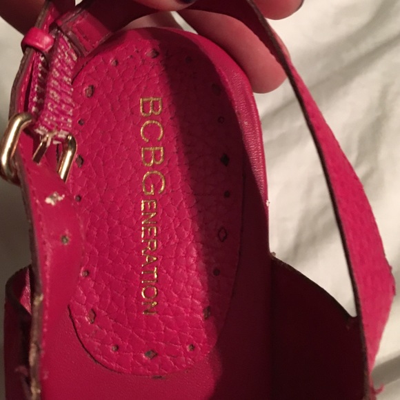 BCBGeneration pink platform heels. Size 81/2 - Picture 4 of 4