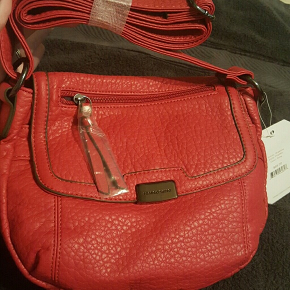 😻Red crossbody purse. NWT.