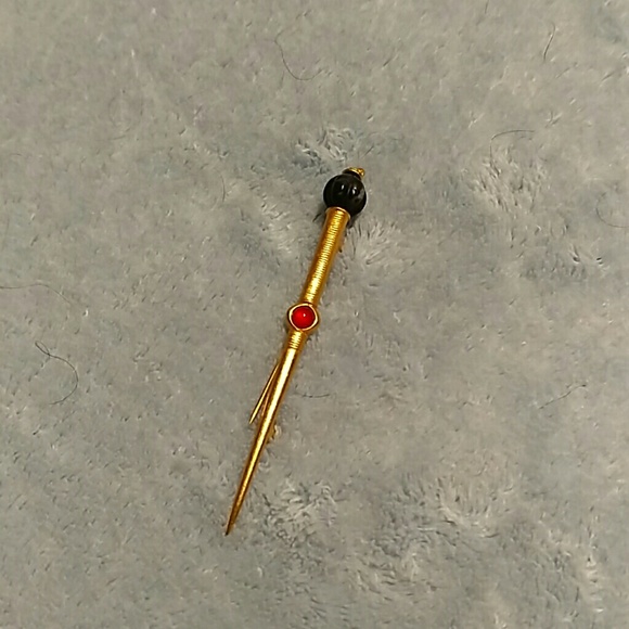 Scepter vintage style brooch