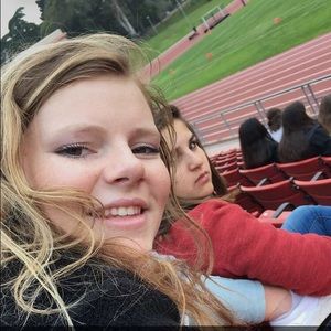 Meet your Posher, Holly