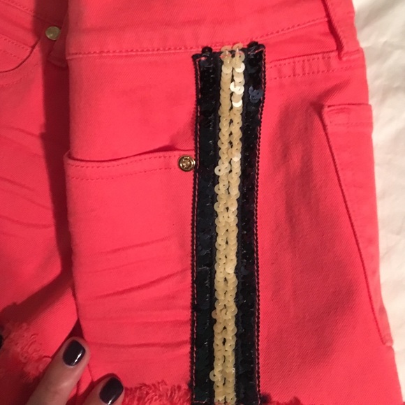Juicy couture size 26 shorts. - Picture 2 of 4