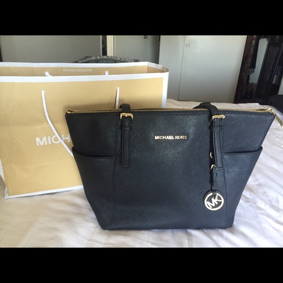 Sold♍️❗️Michael Kors Top Zip Tote - Picture 1 of 3