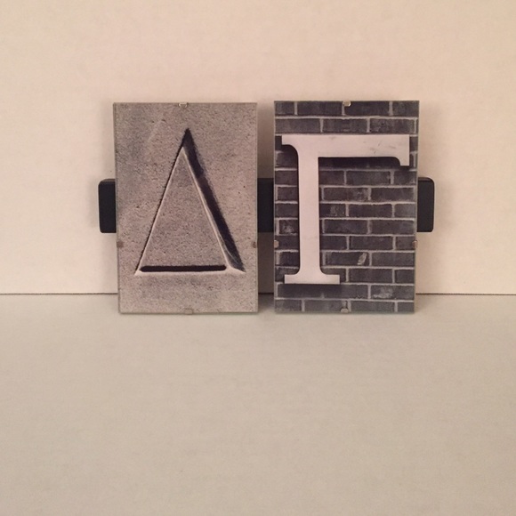Delta Gamma letter decor