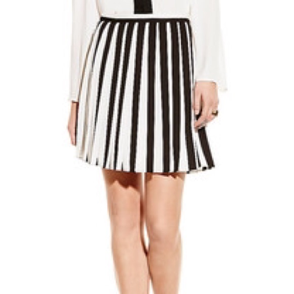NWOT Vince Camuto Stripe Pleated Skirt