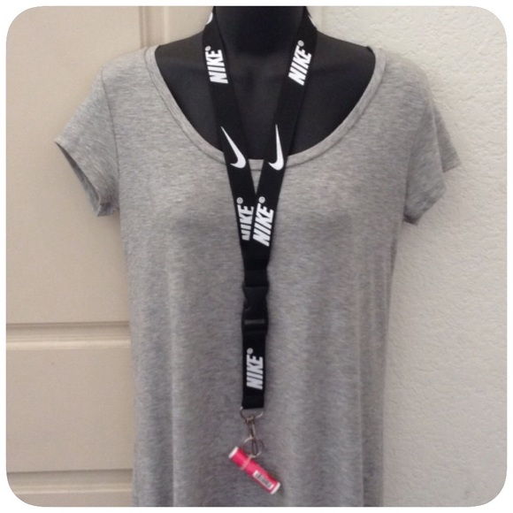 🆕Nike Lip Balm Holder💋💋 - Picture 2 of 2