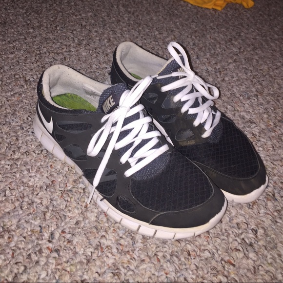 Black nike free run shoes