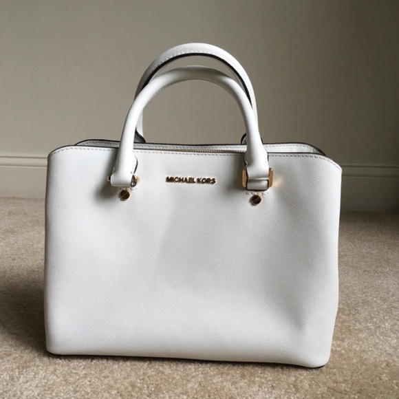 Michael Kors Handbags - Michael Kors Savannah Bag