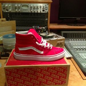 Formula One Red Vans