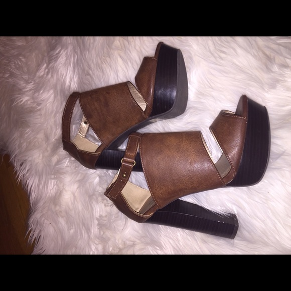 Peep toe heels