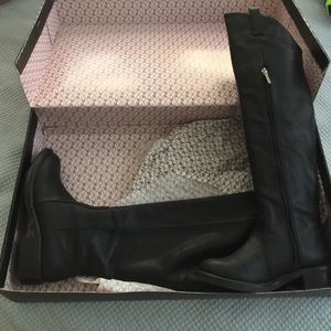 Black knee high VS boots size 5