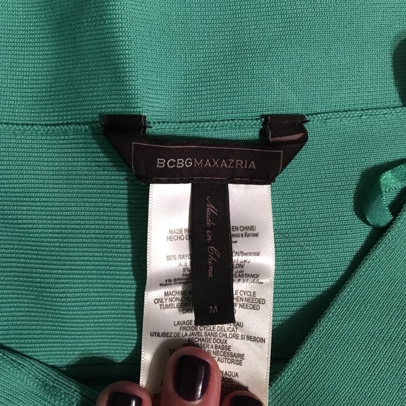 BCBG size medium turquoise tight skirt. - Picture 1 of 3