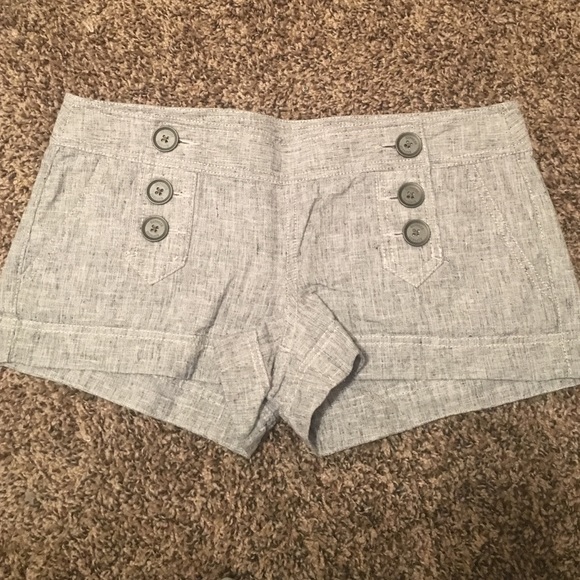 Grey linen Express shorts