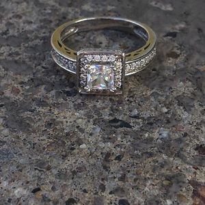Diamonique
