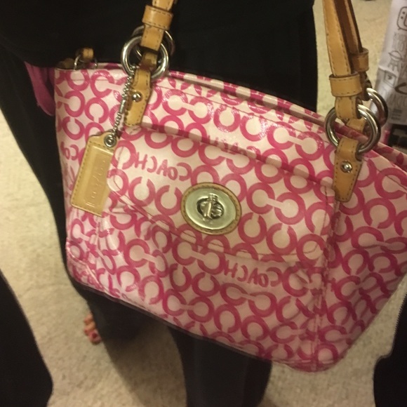 Coach - Picture 3 of 3