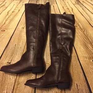 New In Box Brown Knee High Boots