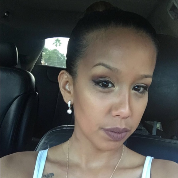 Meet your Posher, Cassandra