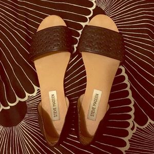 Super cute Steve Madden peep toe flats