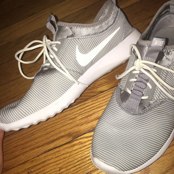 Women's size 10 Nike Juvenate