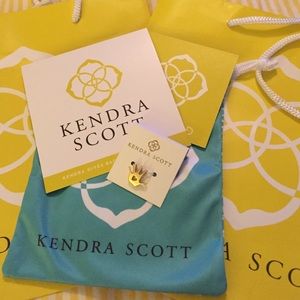 KENDRA SCOTT MD Anderson gold charm