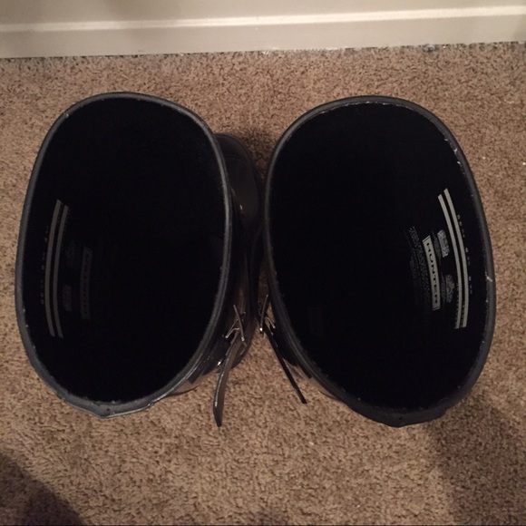 Tall Hunter Shiny Rain boots size 8 in US sizes. - Picture 3 of 4