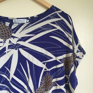 Fighting Eel || Blue Pineapple Print Top