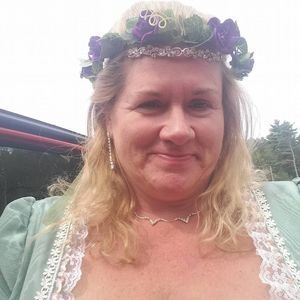 Meet your Posher, Becky