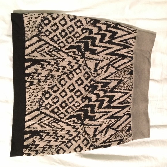 Short guess mini skirt - Picture 1 of 3