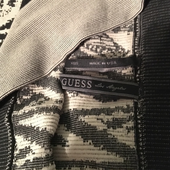 Short guess mini skirt - Picture 2 of 3