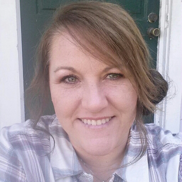 Meet Your Posher - Picture 3 of 4