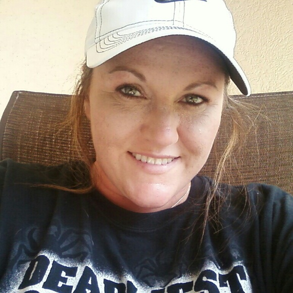 Meet Your Posher - Picture 4 of 4