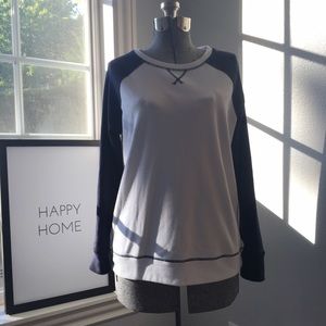 long sleeve shirt/sweatshirt