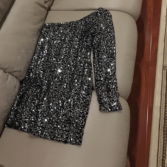 Shiny Dress - Picture 2 of 2