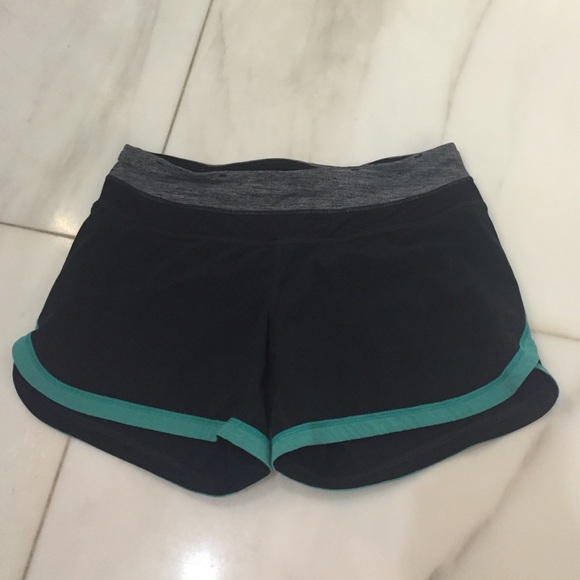 Lululemon athletic shorts size 4 EUC