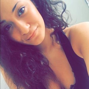 Meet your Posher, Carly