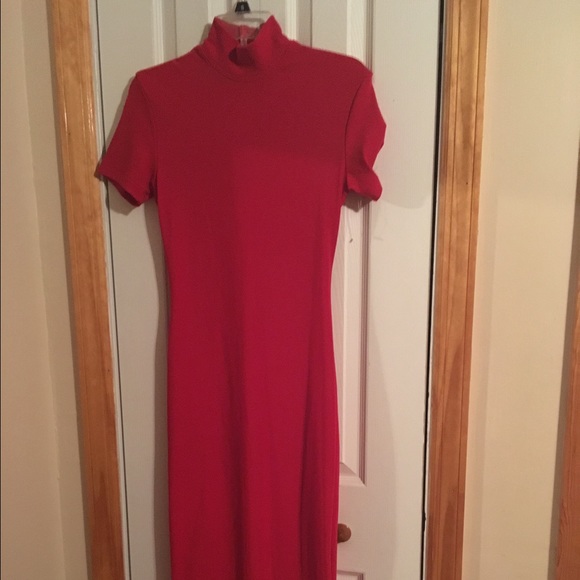 Fitted long red dress