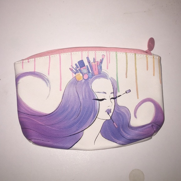 Cute make up bag!
