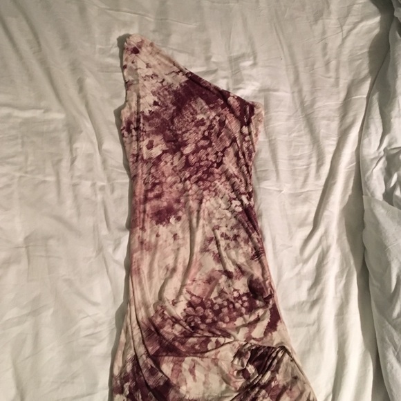 One shoulder size small short guess dress - Picture 1 of 3