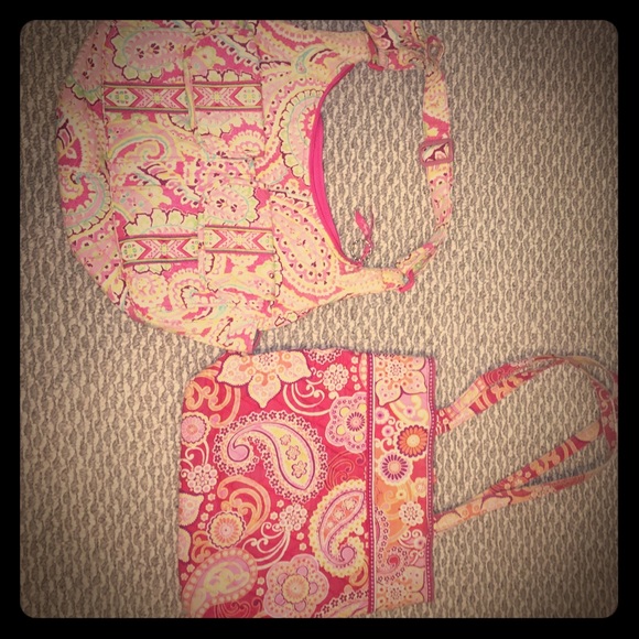 Vera Bradley bundle. Tote and messenger/diaper bag - Picture 1 of 4