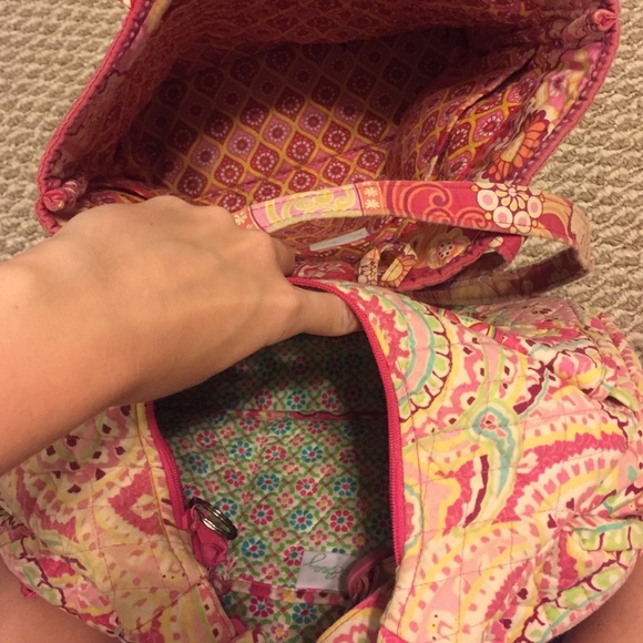 Vera Bradley bundle. Tote and messenger/diaper bag - Picture 4 of 4
