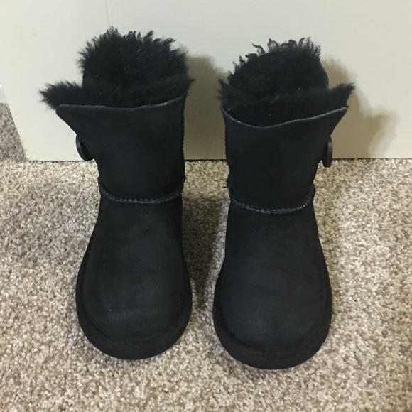 Toddler Uggs size 7