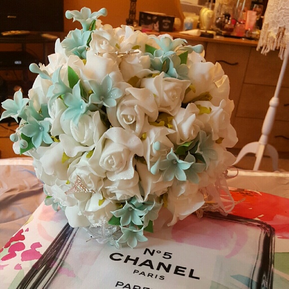 Bridal or quinceanera Bouquet - Picture 2 of 3