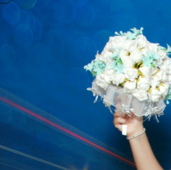 Bridal or quinceanera Bouquet - Picture 3 of 3