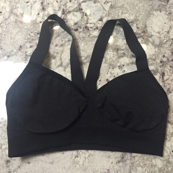 LULULEMON sports bra - never worn!!!