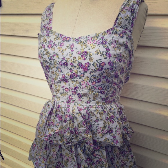 Floral tiered open back dress - Picture 1 of 3