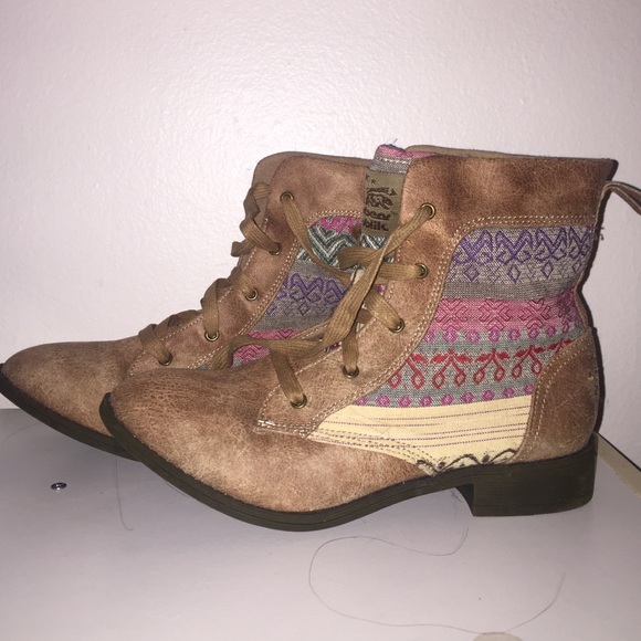 Fall combat boots!
