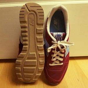 Classic Red Newbalance sneakers