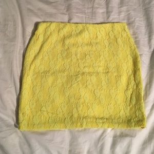 Super cute, short neon mini skirt