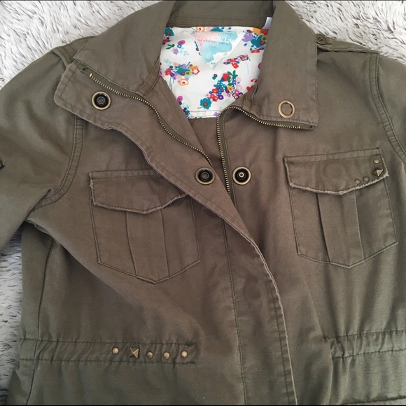 O'Neill•Army Green Utility Jacket•Like New - Picture 2 of 4